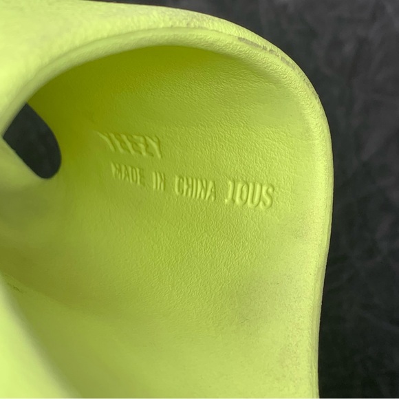 Adidas Yeezy Slides “Glow Green” - Picture 7 of 8